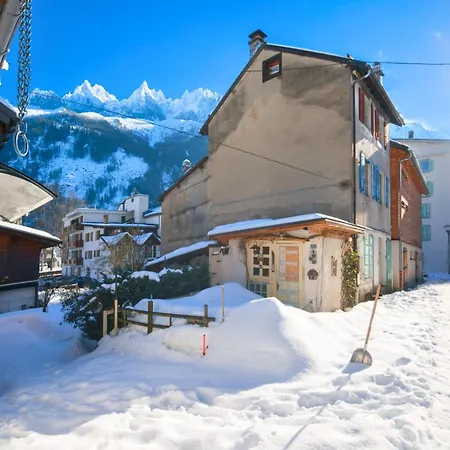 Calme Central Terrasse Chamonix Genepi - Happy Rentals Chamonix