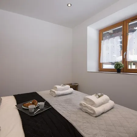 Calme Central Terrasse Chamonix Genepi - Happy Rentals Chamonix